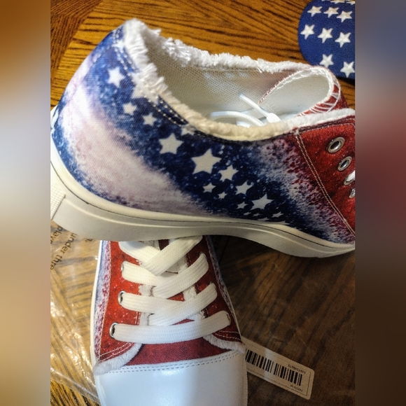 NEW Canvas Lace-up Shoes Womens Size 9 (40) Red White & Blue USA America Patriot - Picture 7 of 8